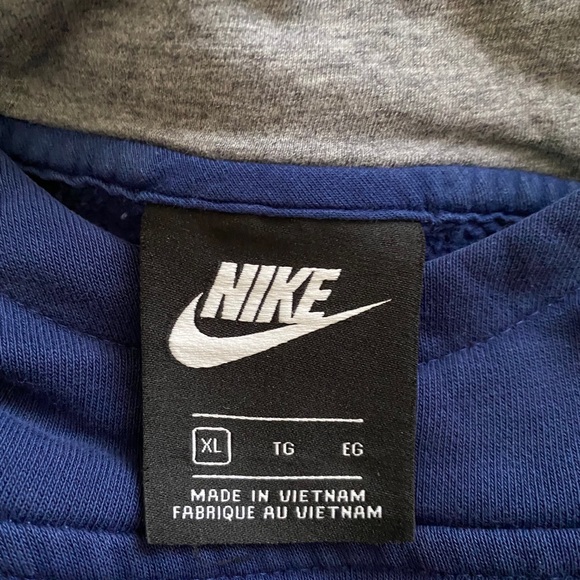 Nike hooded sweatshirt - Picture 6 of 7